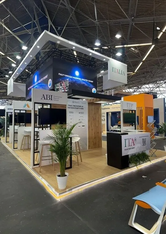 Country-Pavilion-Stand